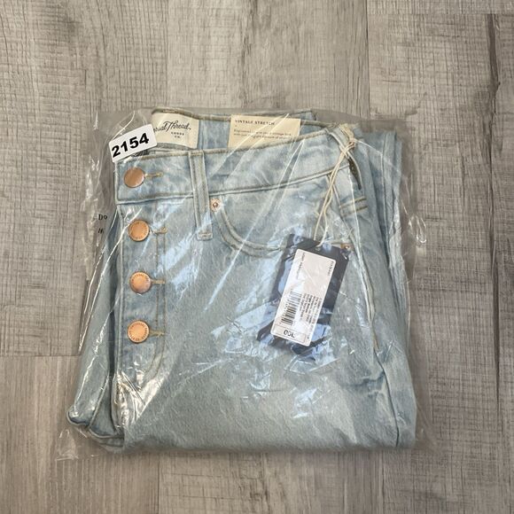 NWT Universal Thread Jeans 00L Rigid Denim High Rise Light Wash Button Fly - Picture 16 of 16